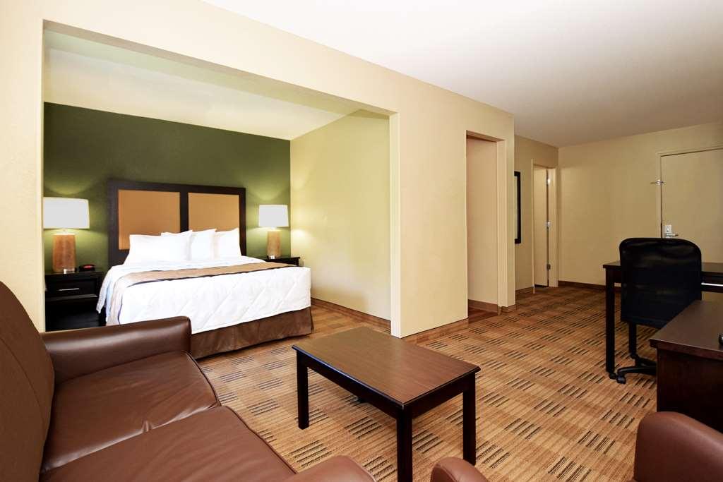 Extended Stay America Suites - Raleigh - Cary - Harrison Ave Стая снимка