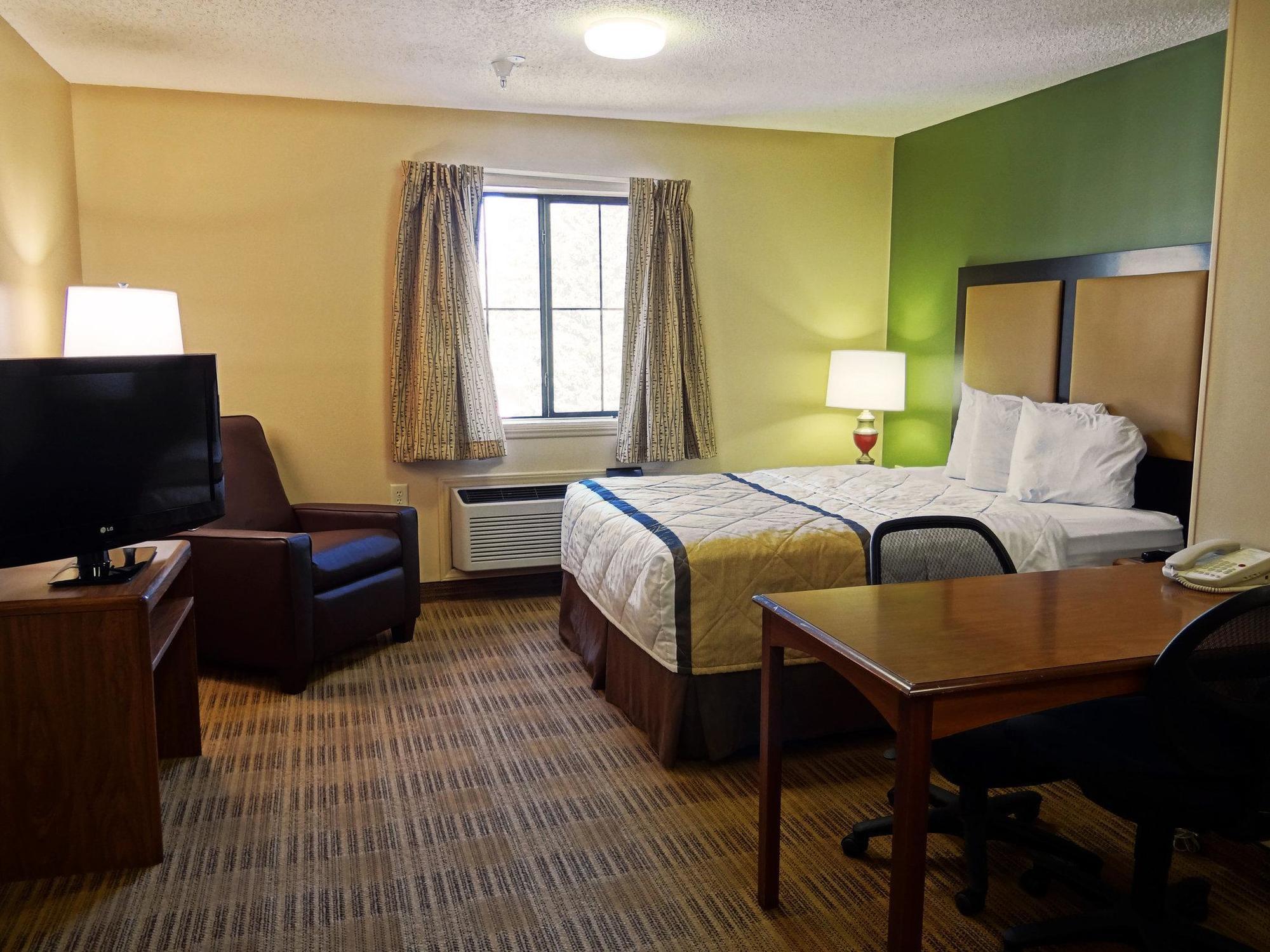 Extended Stay America Suites - Raleigh - Cary - Harrison Ave Екстериор снимка
